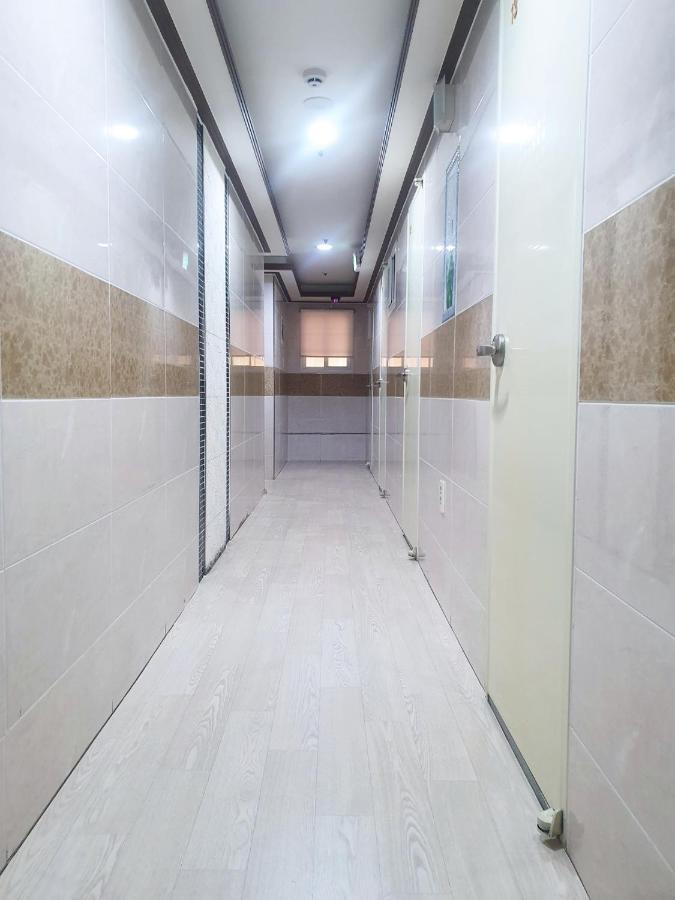 Hub House Livingtel Hostel โซล ภายนอก รูปภาพ